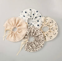 Leopard muslin collar bib