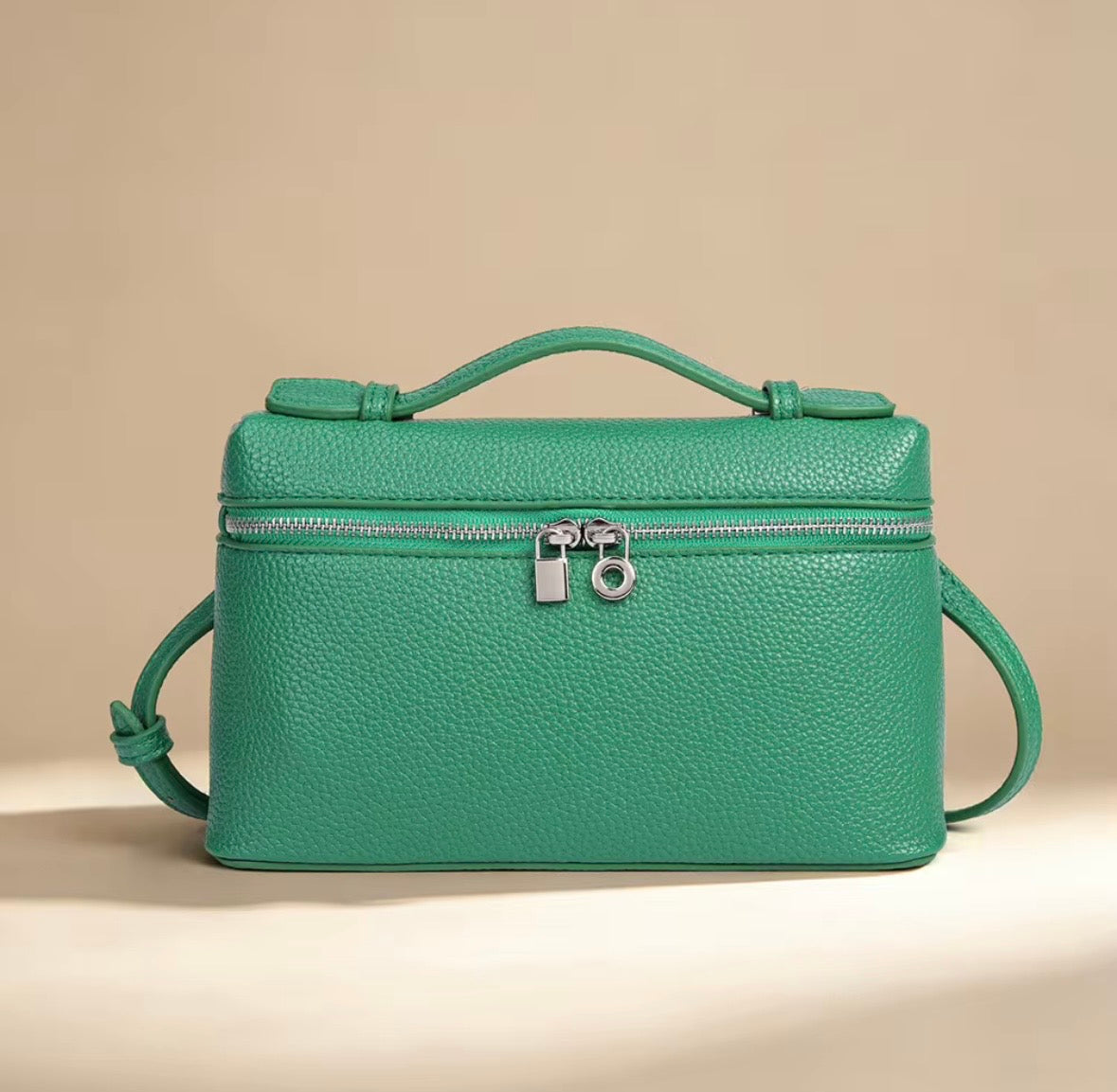 Blythe Clutch