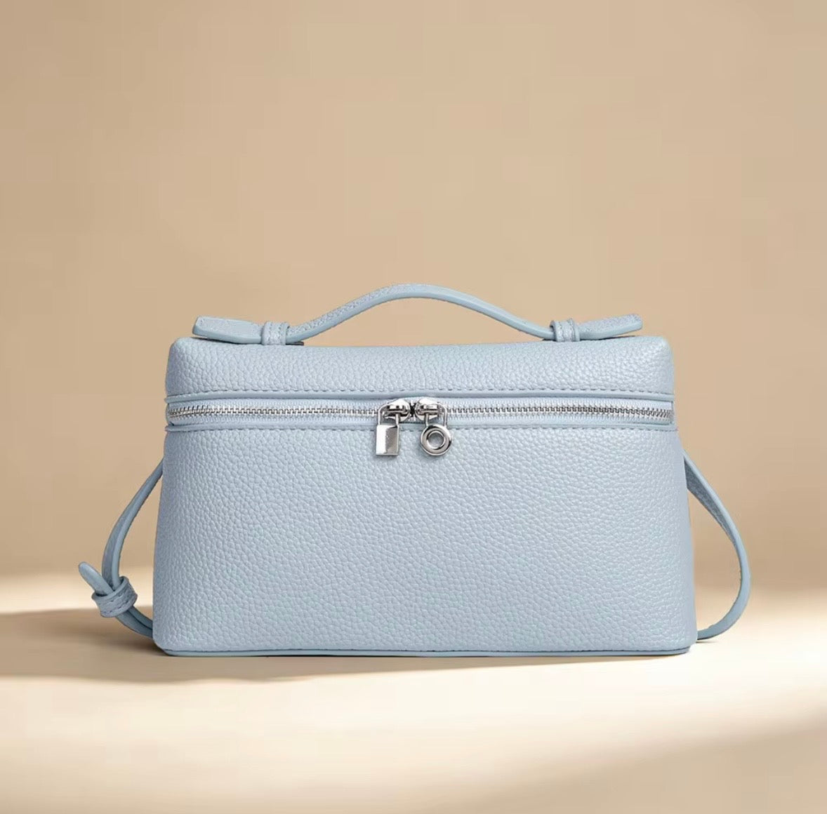 Blythe Clutch